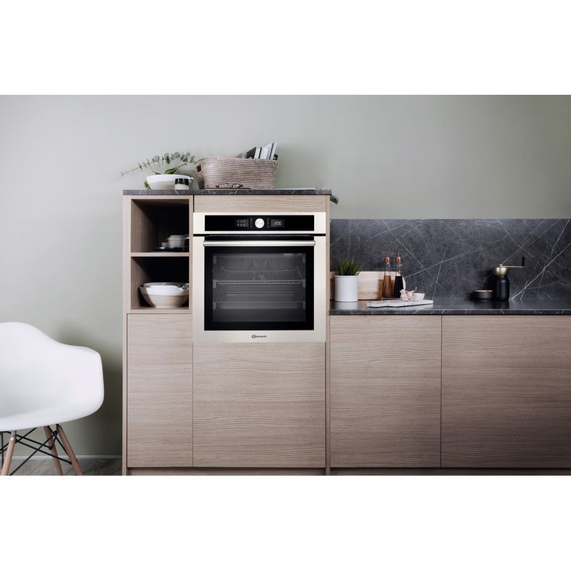 Bauknecht-Einbauherd-Backofen-Einbaugerat-BIR4-DP8FS3-PT-Elektrisch-A--Lifestyle-frontal