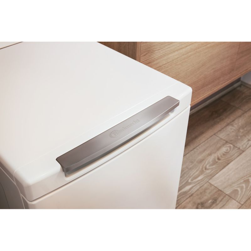 Bauknecht-Waschmaschine-Standgerat-WAT-Platinum-781-Weiss-Toplader-A----Lifestyle-detail