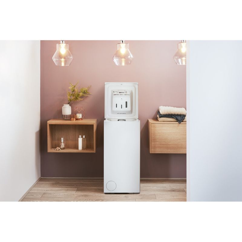 Bauknecht-Waschmaschine-Standgerat-WAT-DR1-1-Weiss-Toplader-A---Lifestyle-frontal-open