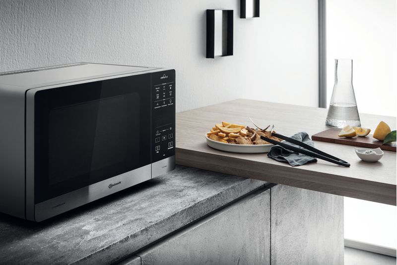 Bauknecht Mikrowelle Standgerät MW 45 SL Silber Elektronisch 25 Mikrowelle+Grill 800 Lifestyle perspective