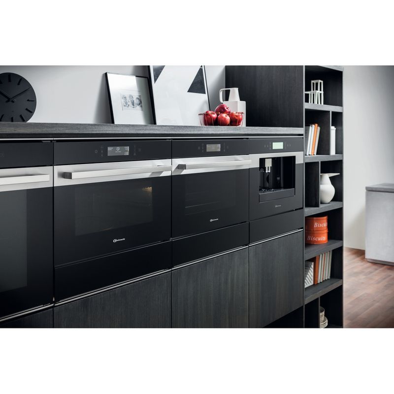 Bauknecht-Einbauherd-Backofen-Einbaugerat-ECSK9-9845-PT-A-Lifestyle-perspective