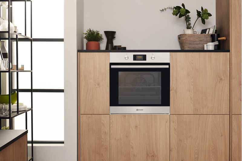 Bauknecht Einbauherd/Backofen Einbaugerät BAR2 KP8V2 IN Elektrisch A+ Lifestyle frontal