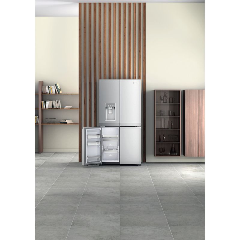 Bauknecht-Side-by-Side-Standgerat-BQ9I-MO1L-Inox-Look-Lifestyle-frontal-open