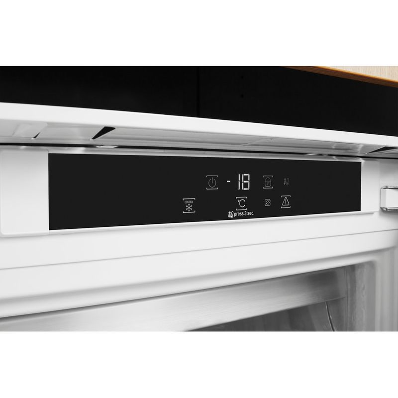 Bauknecht-Gefrierteil-Einbaugerat-GSI-9F2-Weiss-Lifestyle-control-panel