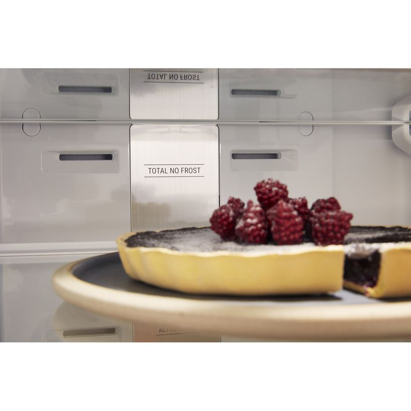 Bauknecht-Kuhl----Gefrierkombination-Standgerat-KGN-2030D-IN-Optic-Inox-2-doors-Lifestyle-detail