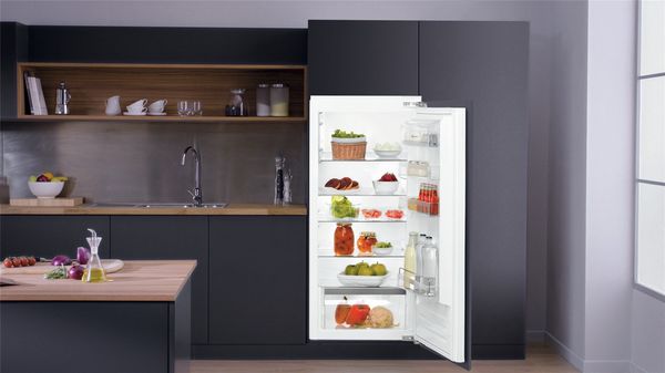 Bauknecht Kühlen Einbaugerät KSI 12VS2 Stahl Lifestyle frontal open