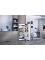 Bauknecht Kühlen Einbaugerät KSI 12GF2 Weiss Lifestyle perspective open