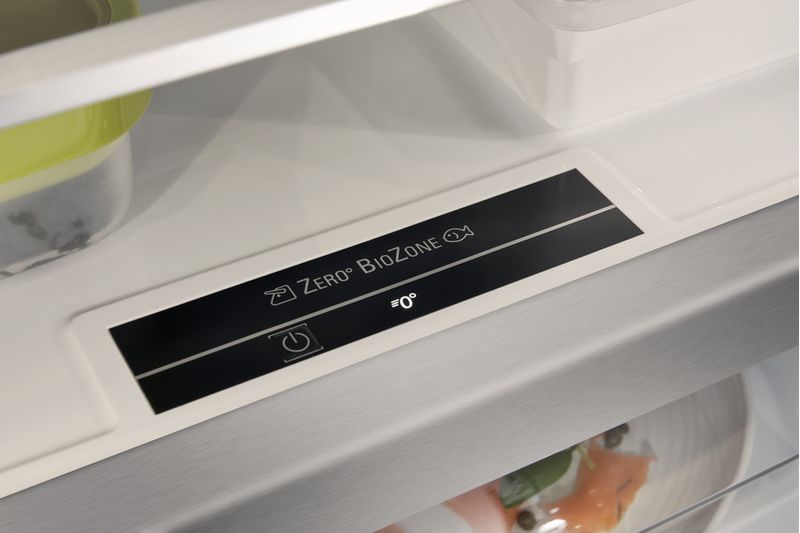 Bauknecht Kühlen Einbaugerät KSI 18GF2 P0 Weiss Lifestyle control panel