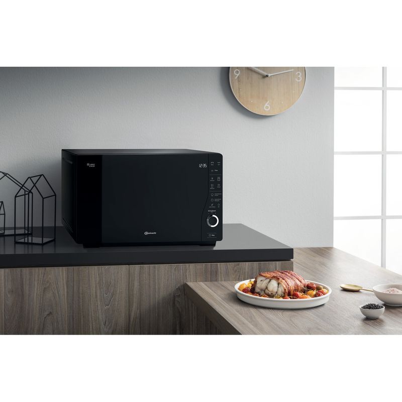 Bauknecht-Mikrowelle-Standgerat-MW-013-SB-Schwarz-Elektronisch-25-Mikrowelle-Grill-800-Lifestyle-perspective