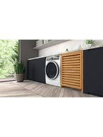 Bauknecht Waschmaschine Standgerät B8 W046WB DE Weiss Frontlader A Lifestyle perspective