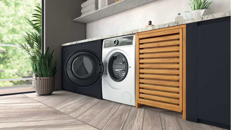 Bauknecht-Waschmaschine-Standgerat-B8-W846WB-DE-Weiss-Frontlader-A-Lifestyle-perspective-open
