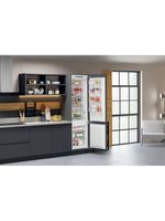 Bauknecht-Kuhl----Gefrierkombination-Einbaugerat-KGITN-20F3-MA-Weiss-2-doors-Lifestyle-perspective-open