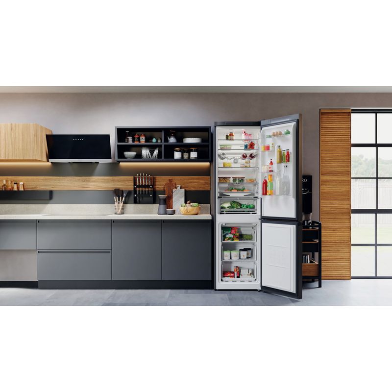 Bauknecht-Kuhl----Gefrierkombination-Standgerat-KGN-20C23SB-Silver-Black-2-doors-Lifestyle-frontal-open