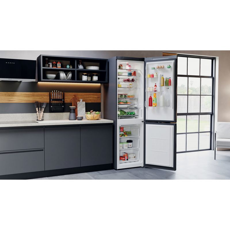 Bauknecht-Kuhl----Gefrierkombination-Standgerat-KGN-20C23SB-Silver-Black-2-doors-Lifestyle-perspective-open