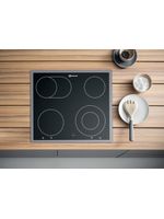 Bauknecht Kochfeld CHR 6642 IN Schwarz Radiant vitroceramic Lifestyle frontal