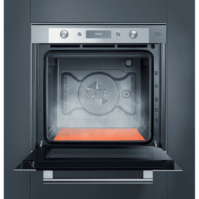 Bauknecht-Einbauherd-Backofen-Einbaugerat-BCVMS-8100-PT-Elektrisch-A--Lifestyle-frontal-open