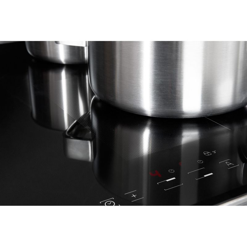 Bauknecht-Kochfeld-CTAI-9640-IN-Schwarz-Induction-vitroceramic-Lifestyle-detail