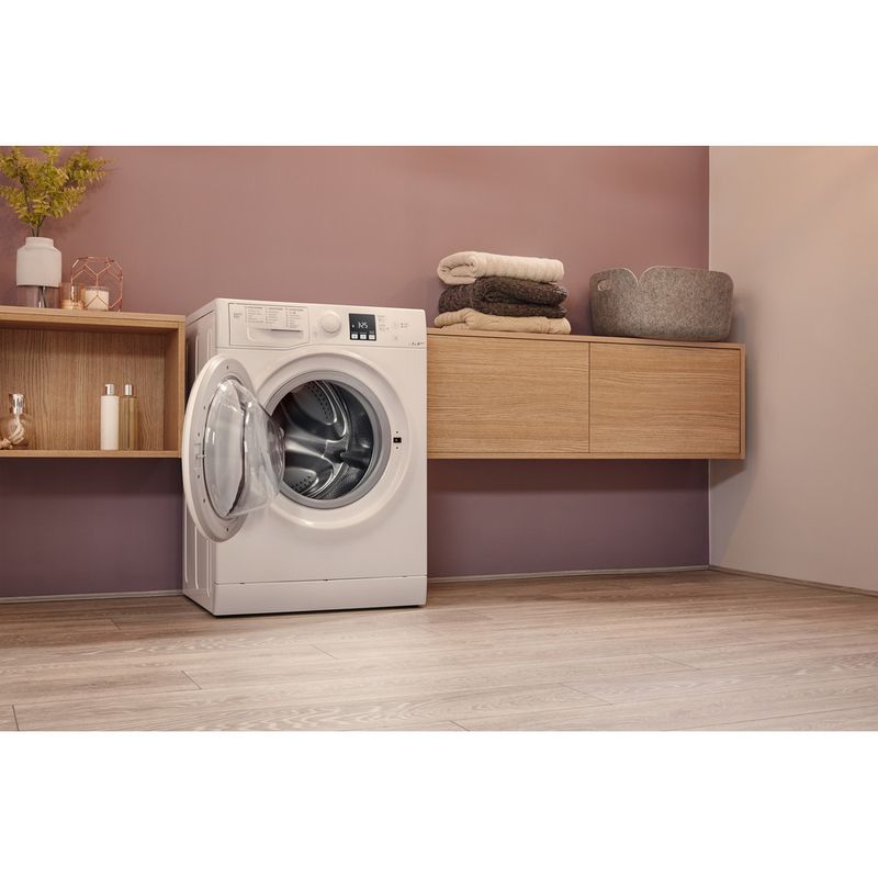 Bauknecht-Waschmaschine-Standgerat-WA-Soft-7F4-Weiss-Frontlader-A----Lifestyle-perspective-open
