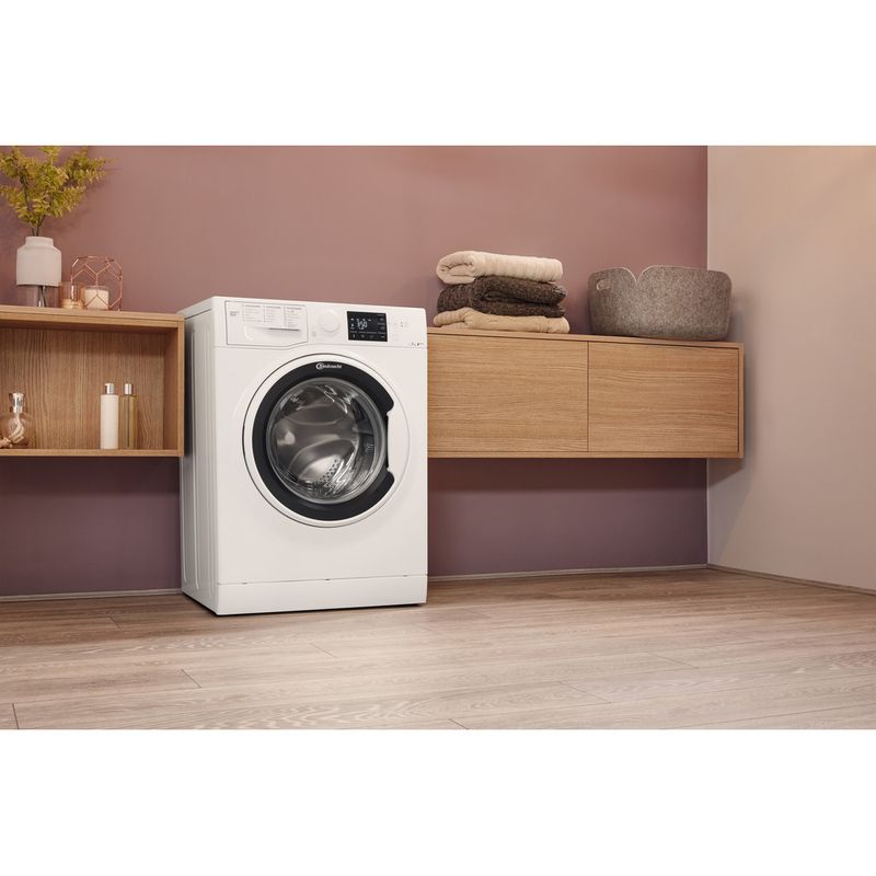 Bauknecht-Waschmaschine-Standgerat-WM-Pure-7G41-Weiss-Frontlader-A----Lifestyle-perspective