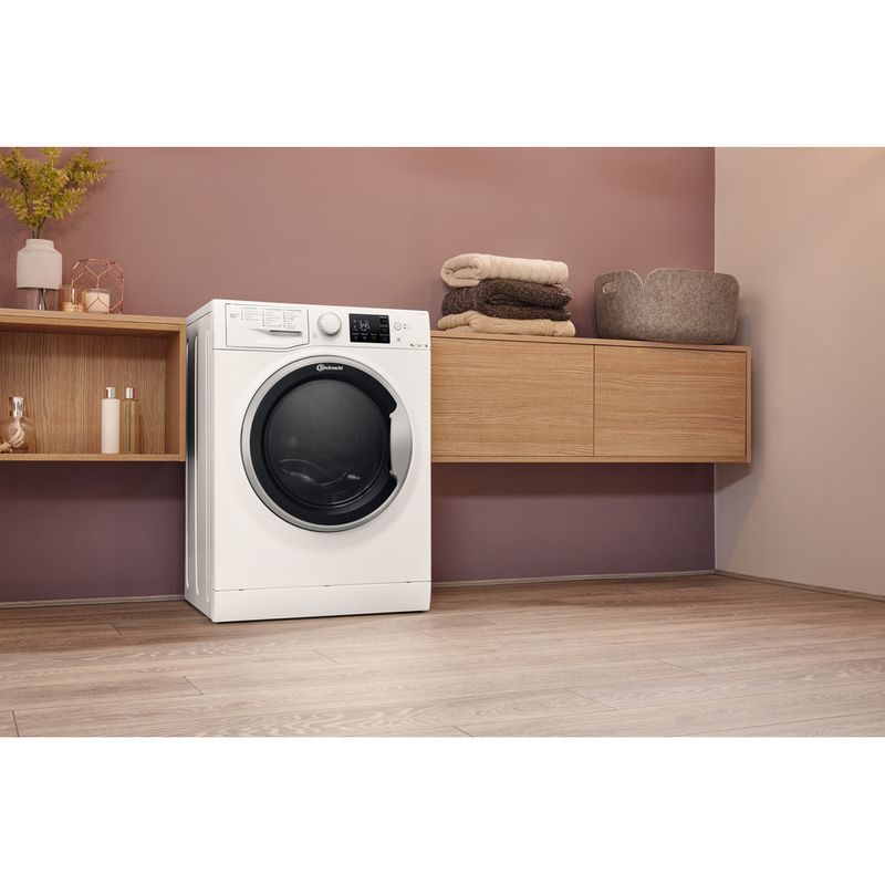 Bauknecht-Waschtrockner-Standgerat-WATK-Sense-96G6-DE-Weiss-Frontlader-Lifestyle-perspective