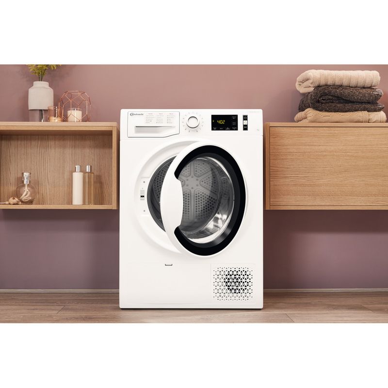 Bauknecht-Trockner-T-Pure-M11-72WK-DE-Weiss-Lifestyle-frontal-open