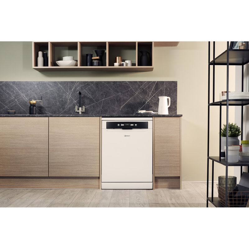 Bauknecht-Dishwasher-Standgerat-BKFC-3C32-C-Standgerat-D-Lifestyle-frontal