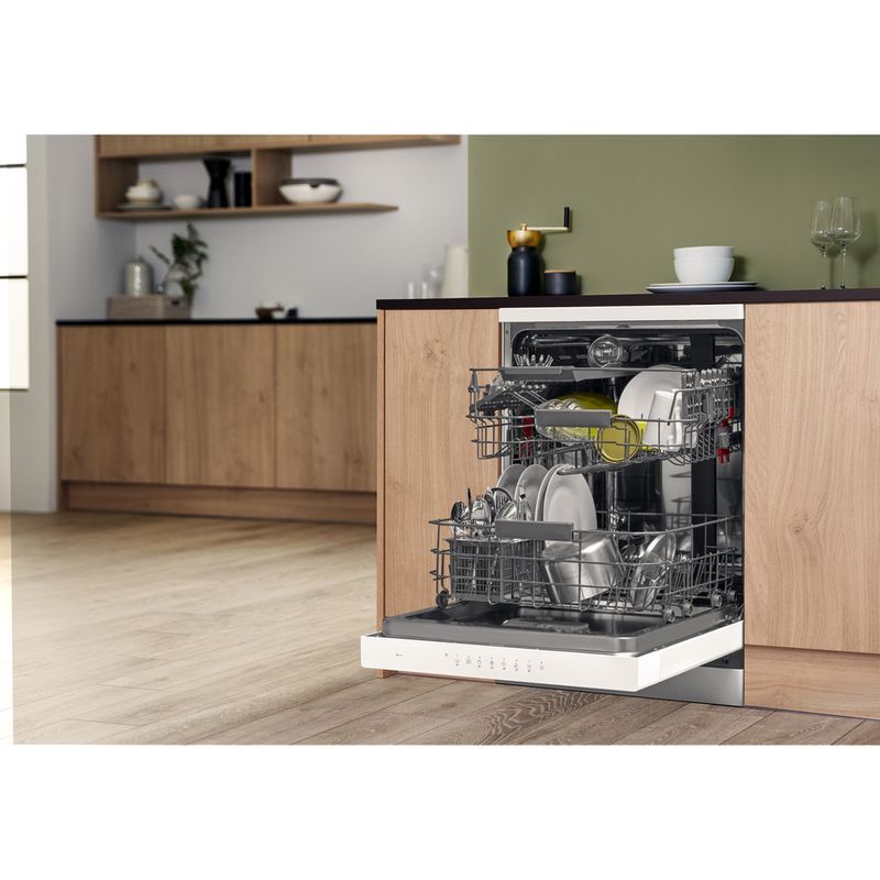 Bauknecht-Dishwasher-Standgerat-BKFC-3C32-C-Standgerat-D-Lifestyle-perspective-open
