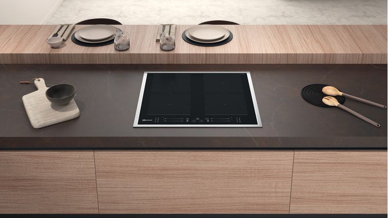 Bauknecht Kochfeld BS 3460F FT Schwarz Induction vitroceramic Lifestyle frontal top down