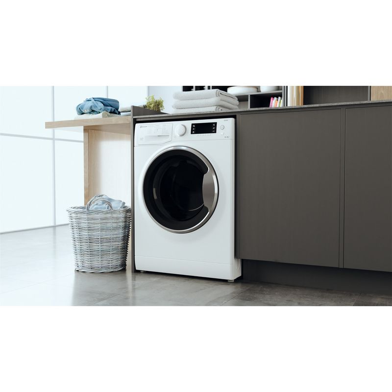 Bauknecht-Waschtrockner-Standgerat-WATK-Sense-96L6-DE-N-Weiss-Frontlader-Lifestyle-perspective