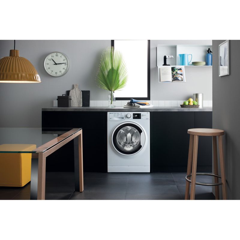 Bauknecht-Waschtrockner-Standgerat-WT-86G4-DE-N-Weiss-Frontlader-Lifestyle-frontal