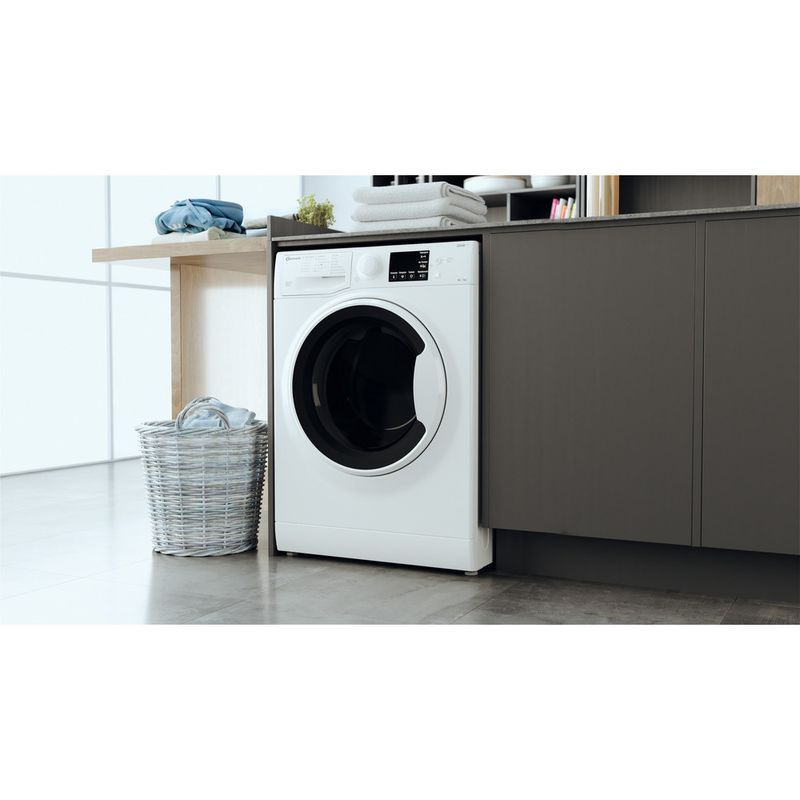 Bauknecht Waschtrockner Standgerät WD AO 8514 N Weiss Frontlader Lifestyle perspective
