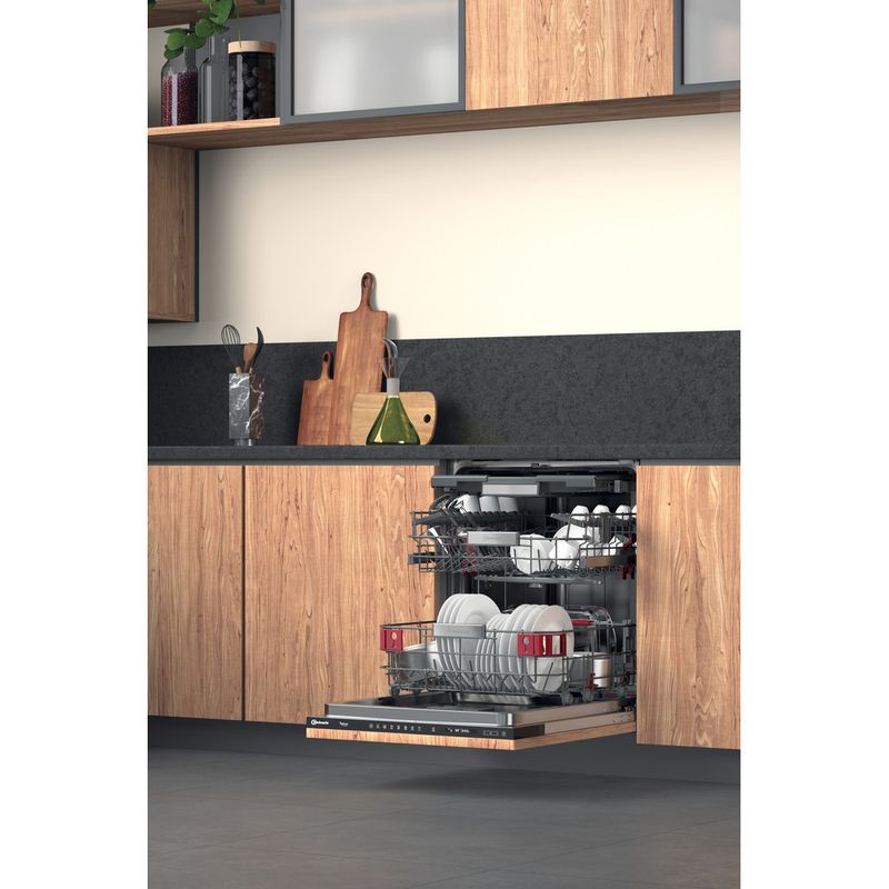Bauknecht-Dishwasher-Einbaugerat-BCIF-5O539-PLEGT-Vollintegriert--Lieferung-ohne-Mobelfront--B-Lifestyle-perspective-open