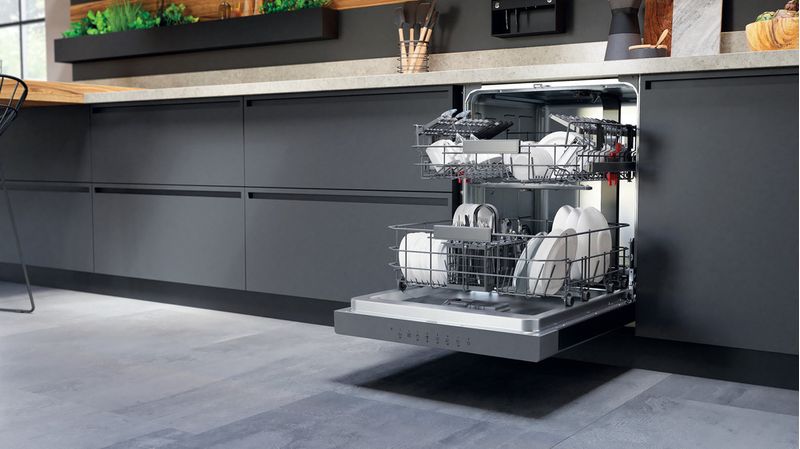 Bauknecht-Dishwasher-Einbaugerat-IBUC-3C33-X-Unterbau-D-Lifestyle-perspective-open