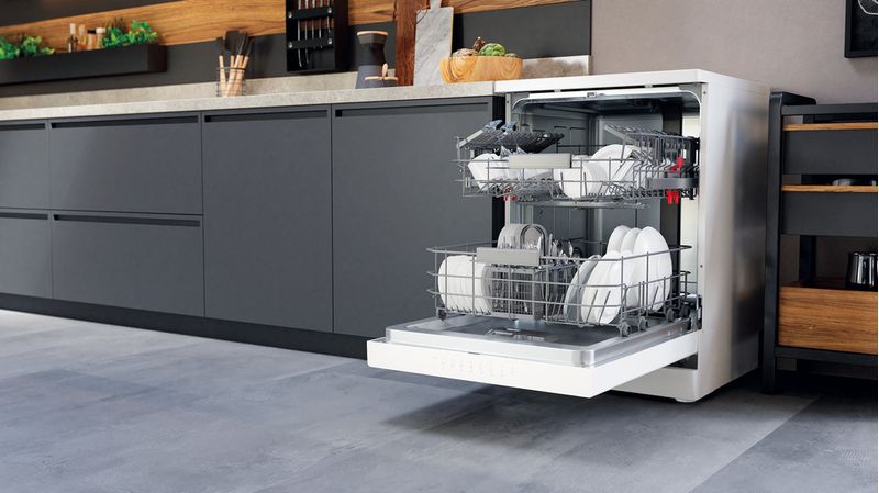 Bauknecht Dishwasher Standgerät BKFC 3C26 Standgerät E Lifestyle perspective open