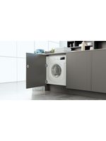 Bauknecht Waschmaschine Einbaugerät BI WMBG 71483E DE N Weiss Frontlader D Lifestyle perspective