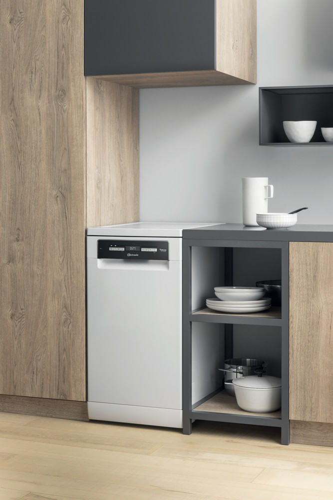 Bauknecht Dishwasher Standgerät BSFO 3O23 PF Standgerät E Lifestyle perspective