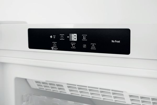 Bauknecht Gefrierteil Standgerät GKN 19G3 WS 2 Weiss Control panel