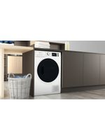 Bauknecht Trockner T M11 8X3EY DE Weiss Lifestyle perspective