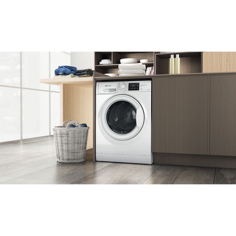 Bauknecht Waschtrockner Standgerät WT AO 86 43 N Weiss Frontlader Lifestyle perspective