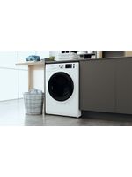 Bauknecht Waschmaschine Standgerät WM Class 8A Weiss Frontlader A Lifestyle perspective