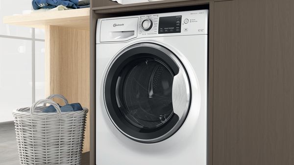 Bauknecht-Waschtrockner-Standgerat-WATK-Sense-96-41-N-Weiss-Frontlader-Lifestyle-detail