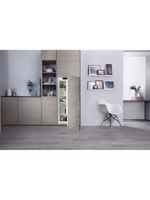 Bauknecht-Kuhlen-Einbaugerat-KRIE-2124-A----Stahl-Lifestyle-frontal-open
