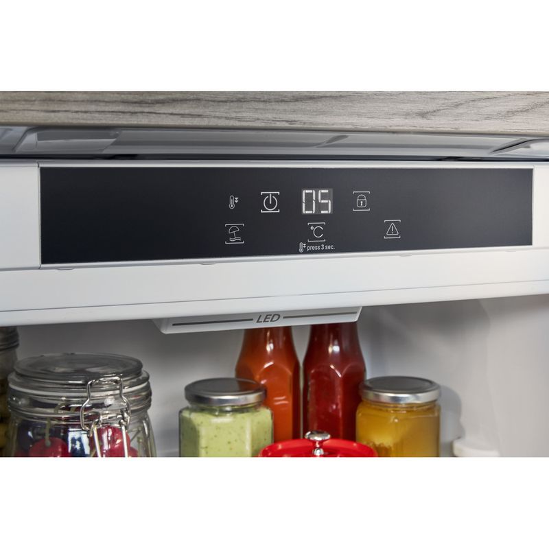 Bauknecht-Kuhlen-Einbaugerat-KRIE-2124-A----Stahl-Lifestyle-control-panel