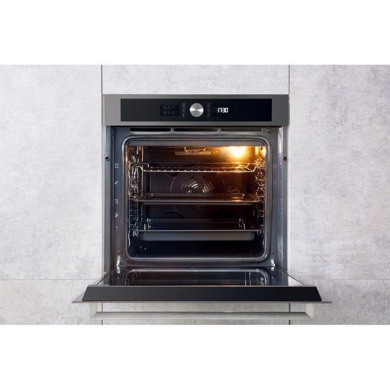Bauknecht-Einbauherd-Backofen-Einbaugerat-BIR4-DH8F2-PT-Elektrisch-A--Lifestyle-frontal-open