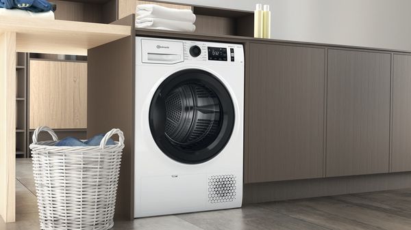 Bauknecht Trockner T Sense M11 83 N Weiss Lifestyle perspective