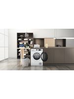 Bauknecht-Trockner-TKL-M11-83-N-Weiss-Lifestyle-frontal-open