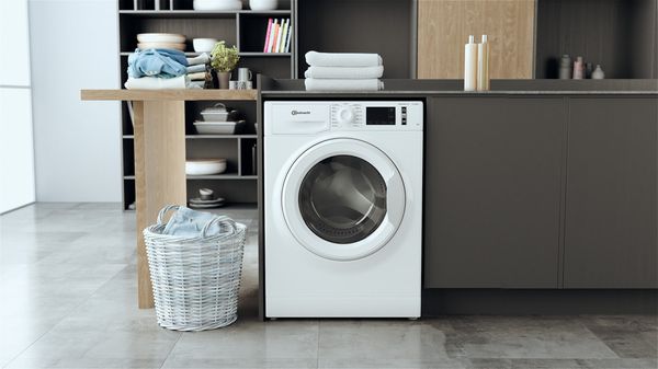 003__Lifestyle frontal