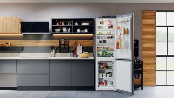 Bauknecht Kühl- / Gefrierkombination Standgerät KGN 20D1IN Saturn Steel 2 doors Lifestyle frontal open