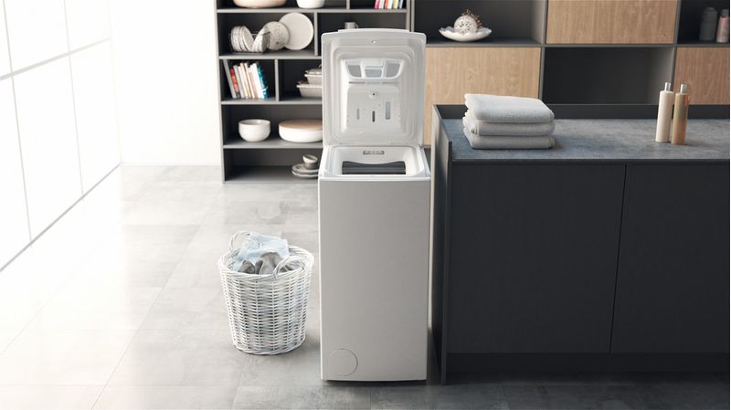 Bauknecht Waschmaschine Standgerät WTL 56313 C Weiss Toplader C Lifestyle frontal open