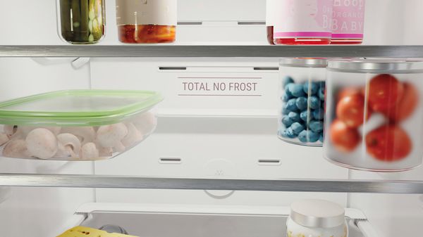 Bauknecht Kühl- / Gefrierkombination Standgerät KGN 20D1IN Saturn Steel 2 doors Lifestyle detail